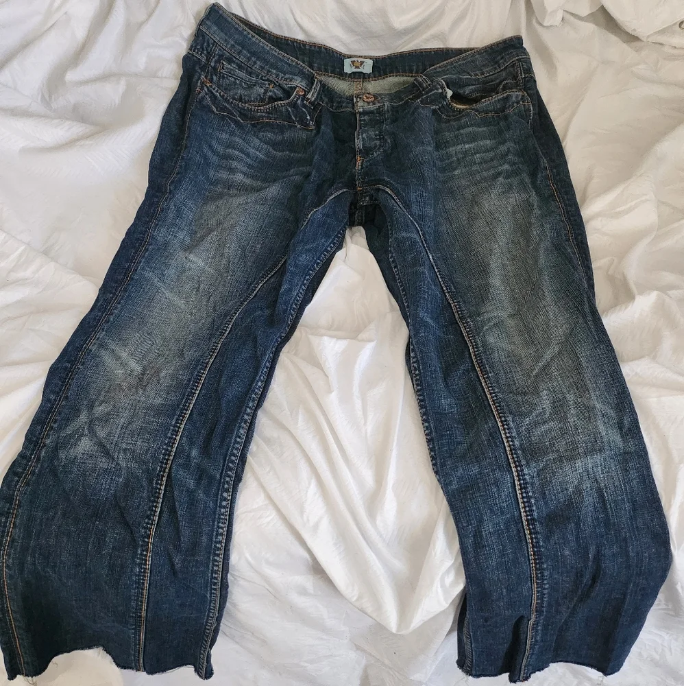 Jeans - Picture 1 of 7